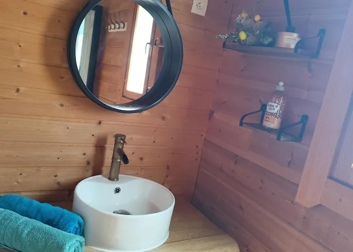 Au Bord De L'eau Dağ evi *